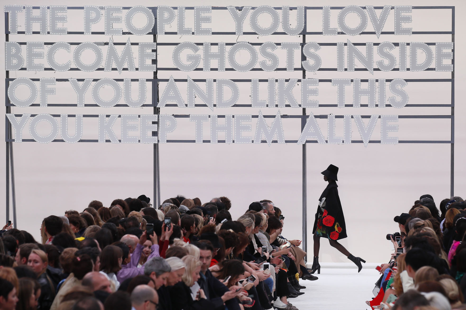 Paris Fashion 2019 F/W Valentino